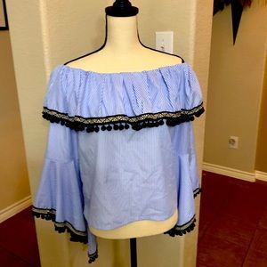 Forever 21 blue & white Oxford striped bell sleeve ruffled top Size M